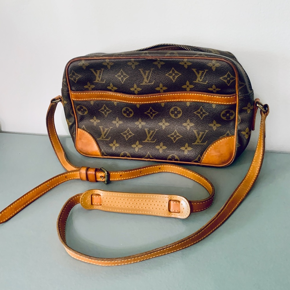 Vintage Louis Vuitton Trocadero 27 Crossbody Bag